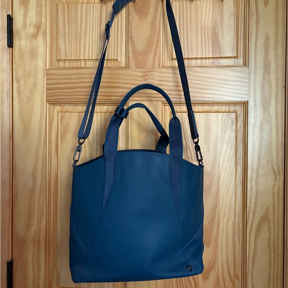Lululemon All Day Tote Bag Large 26L Astro Blue Crossbody Strap - Picture 4 of 11
